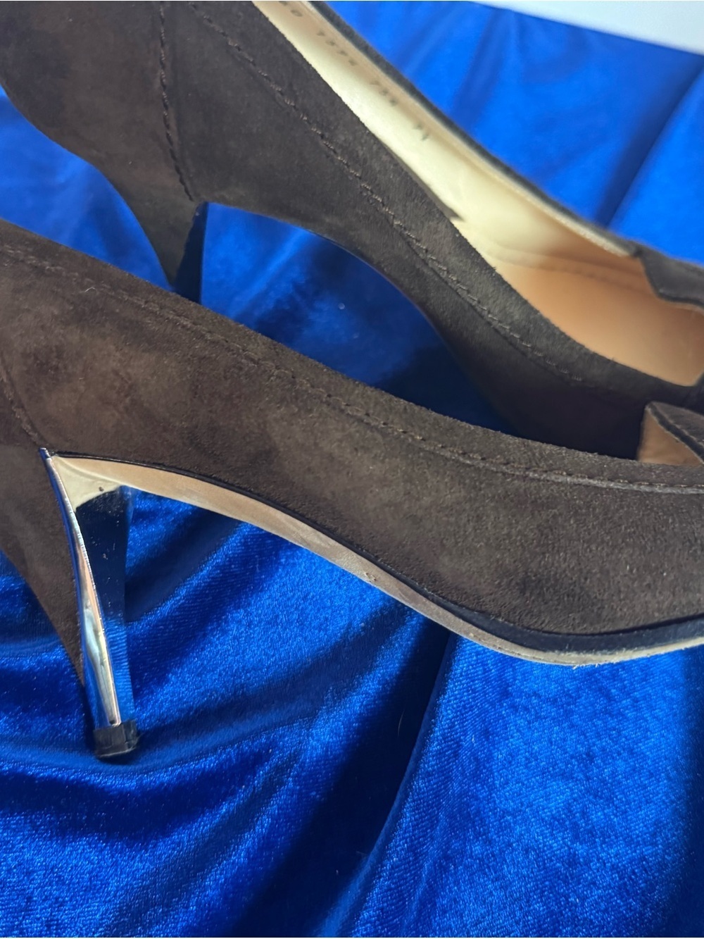 Casadei Women's Brown Suede Pointed-Toe Kitten Heel Pumps - Picture 4 of 9